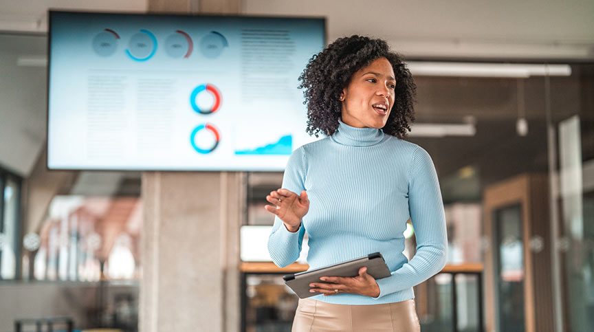 Woman partnering with experts in leadership and strategy consulting at the Center for Creative Leadership (CCL)