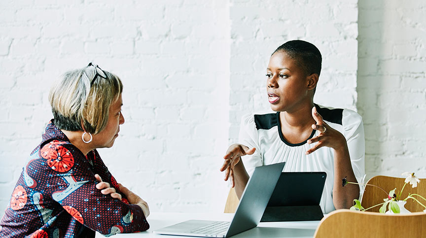 People discussing organizational change consulting services and organizational transformation services from the Center for Creative Leadership (CCL)